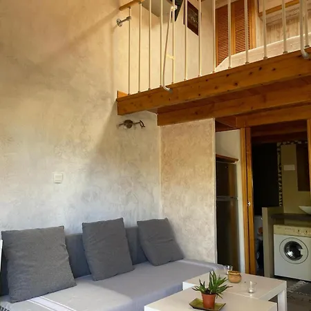 4-person With Secure Parking