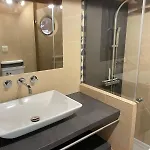 4-person With Secure Parking Apartman *