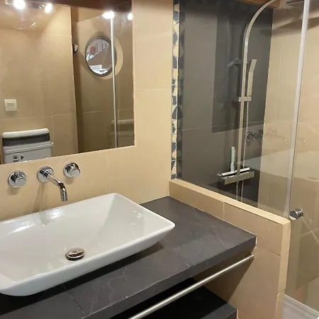 4-person With Secure Parking 아파트 *