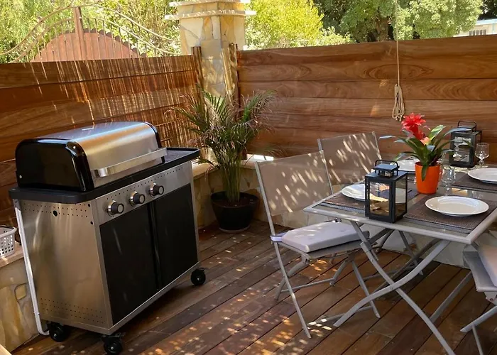 4-person With Secure Parking