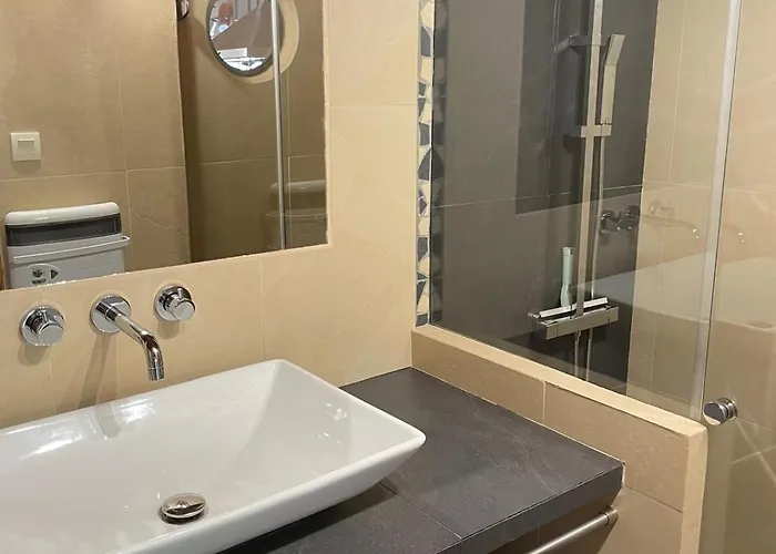 4-person With Secure Parking Appartement *